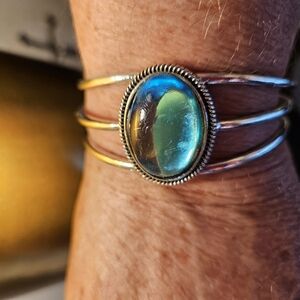 Elegant Silver Colored Wirh Blue Moon Like Bracelet